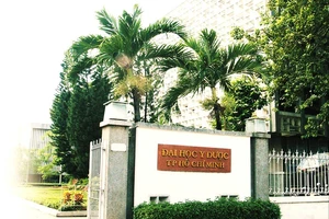 Cô gái mắc bệnh gan hiếm gặp thành sinh viên ngành y