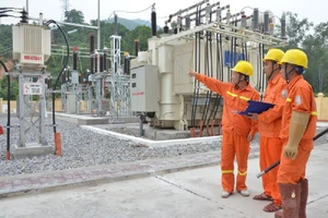 Doanh thu tăng mạnh, EVN vẫn lỗ gần ngàn tỉ