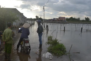 Lâm Đồng: Nhà dân bị ngập trong nước hàng tháng trời