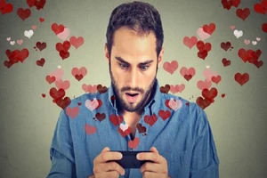 Lễ Tình nhân đừng làm những điều này trên mạng