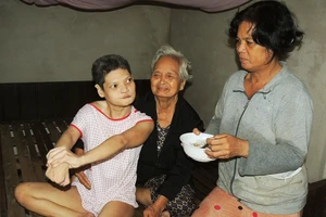 Cô con gái cả đời lặng thinh của ông lão đốt lò