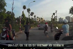 Quên khóa phanh, ô tô ‘tự lái’ trên đoạn đường 