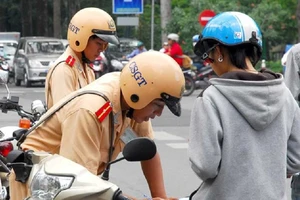 Chống đối CSGT: Dân đòi hỏi minh bạch và tôn trọng