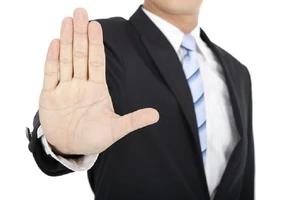 Vụ CGV: Khách ân ái trong rạp, chủ rạp cư xử thế nào mới phải?