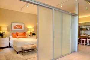 Thiết kế vách kính nới rộng không gian nhà nhỏ hẹp