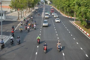 Chính thức thông xe đường Nguyễn Hữu Cảnh