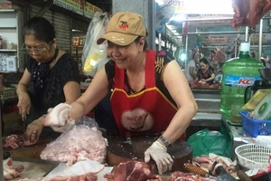 Giá heo tăng nhanh, bán tiểu ngạch sang Trung Quốc 'sôi nổi' 