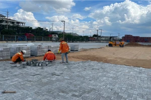 Cảng Bến Nghé sử dụng gạch bê tông tự chèn cường độ cao 