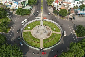 Bắt đầu di dời Tượng đài Dầu khí ở Vũng Tàu sang vị trí mới