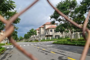 Khu biệt thự đẹp lộng lẫy giá hàng chục tỉ vắng bóng người ở Đồng Nai