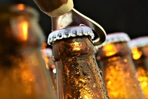 Bia không cồn bất ngờ được tiêu thụ mạnh, có loại 75.000 đồng/lon