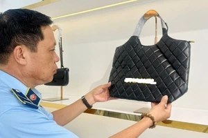 Phát hiện nhiều cửa hàng thời trang giả mạo nhãn hiệu tại Đà Nẵng