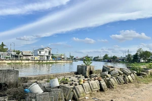 TP Cần Thơ: Kè rạch Cái Sơn đình trệ, quyền lợi người dân cũng bị treo