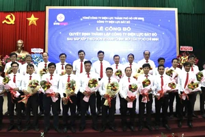 EVNHCMC công bố thành lập 9 công ty điện lực mới 