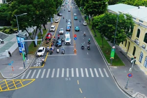 Cuối tuần, người dân đi qua đường Lê Duẩn, phường Sài Gòn cần chú ý 