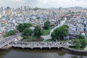 Công tác giải phóng mặt bằng dự án rạch Xuyên Tâm vẫn còn khó khăn.