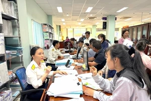 Thủ tục giảm tiền sử dụng đất: Người dân vui mừng vì có nơi tiếp nhận hồ sơ