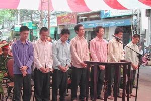 Vành móng ngựa trong phiên tòa có ý nghĩa gì?