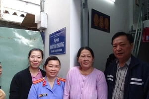 VKS đi trao yêu thương ngày cuối năm