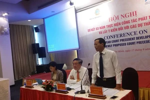 Lái ô tô tông thẳng vào CSGT là giết người