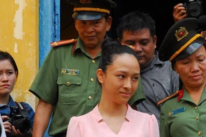 VKS cân nhắc số phận pháp lý của hoa hậu Phương Nga