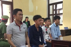 Vì sao tòa vẫn kết tội 4 bị cáo vụ chém người trong đêm