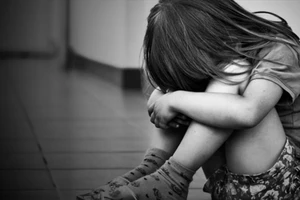 Can thiệp khẩn cấp một trường hợp bé gái nghi bị xâm hại