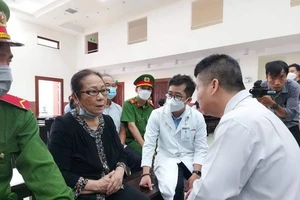 Bác sĩ 'chẩn bệnh' bị cáo Bạch Diệp tại phiên tòa 