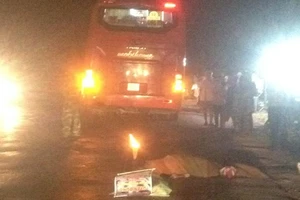 Xe khách Phương Trang tông chết người tối mùng 1 Tết