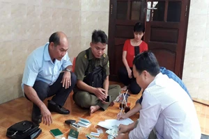 Chủ quán cơm trả lại túi xách có 5.000 USD cho khách 