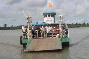 Bến Tre tạm dừng hoạt động tất cả các bến khách ngang sông