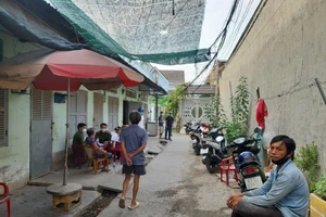 Bắt nhóm thanh niên chém người đàn ông ngay dãy phòng trọ