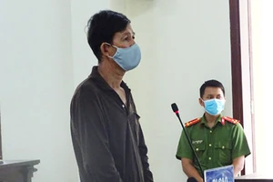 Đau lòng: Cha giăng điện bẫy chó, con gái thành nạn nhân