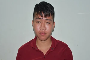 Nam công nhân đốt thử sản phẩm gây cháy cả công ty