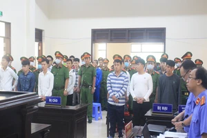 Xét xử nhóm người nổ súng truy sát ở tiệm cầm đồ về 4 tội 