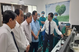 BV Chợ Rẫy hỗ trợ kỹ thuật điều trị can thiệp mạch cho Bến Tre