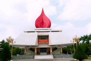 Bến Tre lần đầu tiên tôn vinh danh hiệu “Công dân Đồng Khởi”