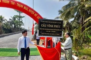 Cây cầu kết chặt tình hữu nghị hai tỉnh Bến Tre - Vĩnh Phúc