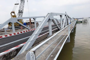 Có thêm phà tạm, cầu Rạch Miễu sẽ giảm kẹt xe dịp Tết