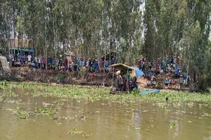 Nghi vấn nổ bình gas trên phà, 3 người thương vong