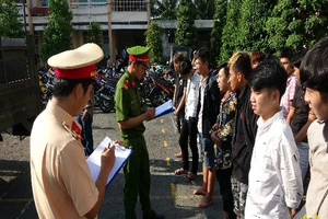 Tiền Giang: Bắt 90 ‘quái xế’ đua xe trái phép trên QL1