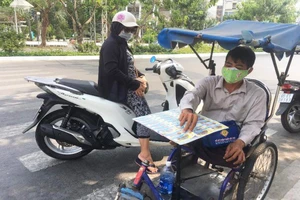 Bến Tre chi trên 5,7 tỉ đồng hỗ trợ người bán vé số lẻ ảnh hưởng dịch COVID- 19