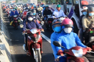 Bến Tre sẽ bố trí xe đón 2.500 công dân từ TP.HCM về quê