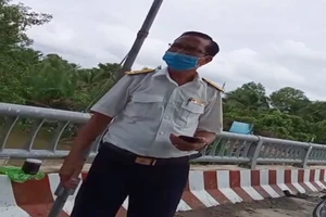  1 Đội trưởng Đội Thuế ở Bến Tre 2 lần né kiểm tra, vượt chốt kiểm dịch