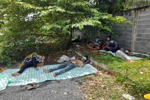 Trà Vinh tiếp nhận 20 người về quê bị 'vướng' ở chốt cầu Cổ Chiên