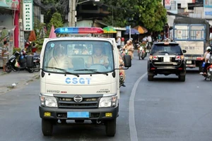 CSGT dùng xe tuần tra chở sản phụ sinh non đi cấp cứu 