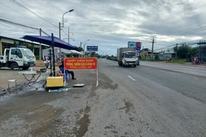 Vượt 18.000 ca COVID-19, nhiều nơi ở Long An yêu cầu dân không ra đường 