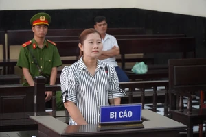 Hoãn phiên tòa vụ nữ thủ quỹ kêu oan vì nhiều luật sư không được tòa triệu tập