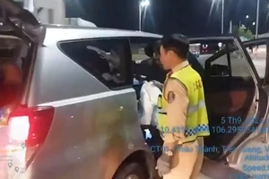 CSGT kịp thời hỗ trợ 1 sản phụ sinh đôi trên cao tốc TP HCM – Trung Lương