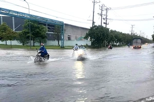‘Lòng chảo’ KCN Giao Long ở Bến Tre tái diễn ngập nặng vì mưa to